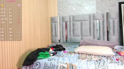 Miss Evelyn  online show from September 2025 12:32:02 PM