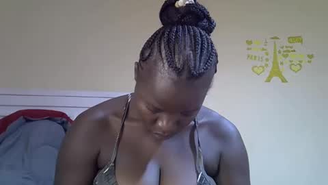 Snapshot of misscandy352_ chatting on May 2026 05:04:01 AM misscandy352_ online show from May 2026 05:04:01 AM