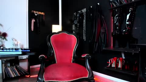 Missdarklady online show from January 2025 10:15:02 PM