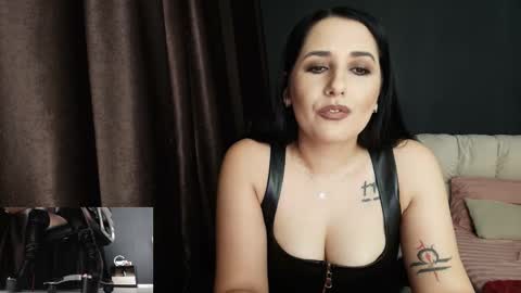 Miss online show from September 2025 09:36:02 PM