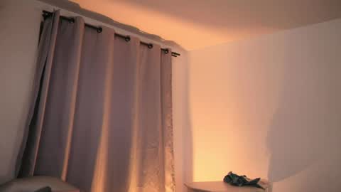 Snapshot of misselektra__ chatting on May 2026 04:08:01 AM ELEKTRA online show from May 2026 04:08:01 AM