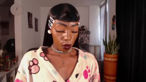 Emilie Diaz online show from April 2026 04:54:01 PM