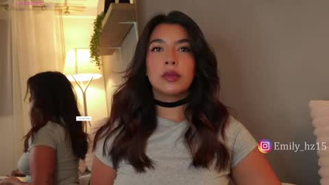 Snapshot of missemily_11 chatting on May 2026 10:01:01 AM Yuliana online show from May 2026 10:01:01 AM