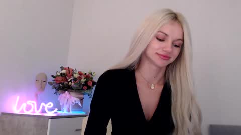 EMMA online show from December 2024 09:17:01 PM