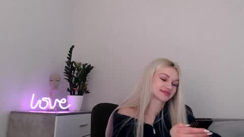 EMMA online show from February 2025 09:22:01 PM