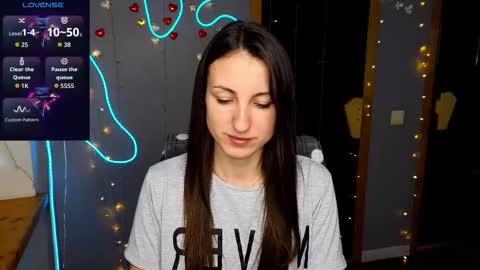 Sofia online show from September 2025 11:58:01 AM