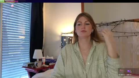 Misslucci online show from January 2025 09:00:01 AM