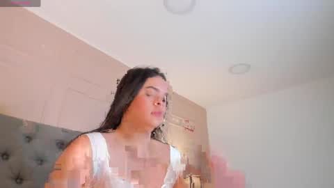 Snapshot of missmiaa_ chatting on April 2026 12:20:02 PM Mia online show from April 2026 12:20:02 PM