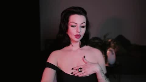 Snapshot of missmirandagd chatting on December 2025 07:09:01 PM online show from December 2025 07:09:01 PM