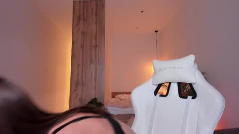 Snapshot of missmollymoore chatting on March 2026 05:08:02 AM Miss Molly - online show from March 2026 05:08:02 AM