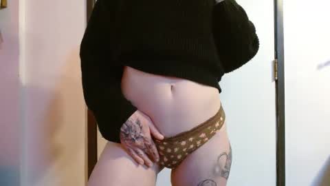 Snapshot of missmoonmagic13 chatting on December 2024 05:09:02 AM Maxxx online show from December 2024 05:09:02 AM