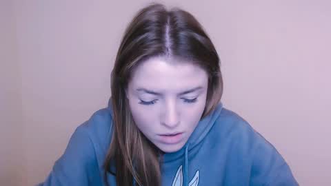 Snapshot of missoliviaa_ chatting on January 2025 03:04:01 PM Olivia online show from January 2025 03:04:01 PM