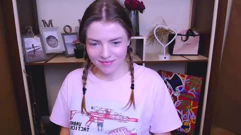 Snapshot of missoliviaa_ chatting on January 2025 12:47:02 PM Olivia online show from January 2025 12:47:02 PM