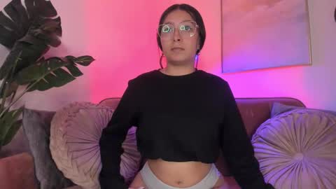 Isabel Mendez online show from November 2025 11:26:02 PM