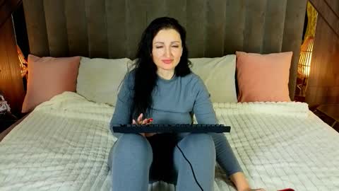 missrossi online show from December 2025 02:46:01 PM