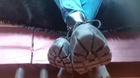 Snapshot of misssam28 chatting on March 2025 02:42:02 PM TELL ME MISS online show from March 2025 02:42:02 PM