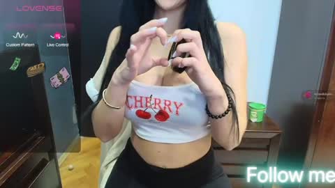 Snapshot of missshinex chatting on April 2026 08:30:02 AM Olivia FOLLOW ME TO GET Thumb UP me please its important online show from April 2026 08:30:02 AM