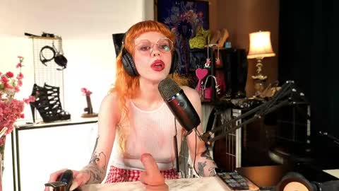 Snapshot of misstaco chatting on May 2026 12:05:01 AM Tacodeluxe online show from May 2026 12:05:01 AM