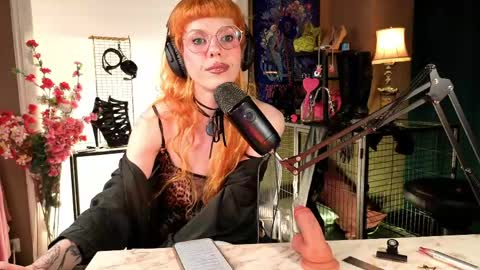 Snapshot of misstaco chatting on May 2026 12:49:01 AM Tacodeluxe online show from May 2026 12:49:01 AM
