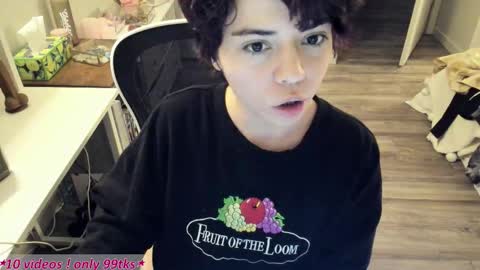 Snapshot of missvanessajune chatting on March 2026 05:25:01 AM V Nessa online show from March 2026 05:25:01 AM