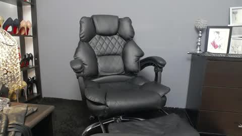 Miss Von Tease online show from June 2026 06:13:01 PM