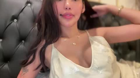 Divine Olga  online show from February 2026 05:01:01 PM