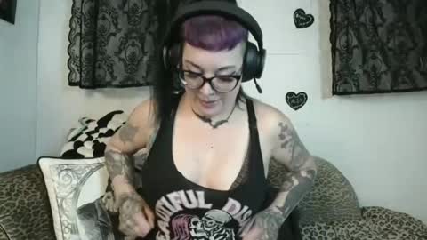 Snapshot of missy_dee chatting on May 2026 07:35:01 AM Missy Dee online show from May 2026 07:35:01 AM