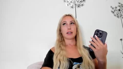 Snapshot of missy_matrix chatting on May 2026 06:15:02 PM Missy matrix online show from May 2026 06:15:02 PM