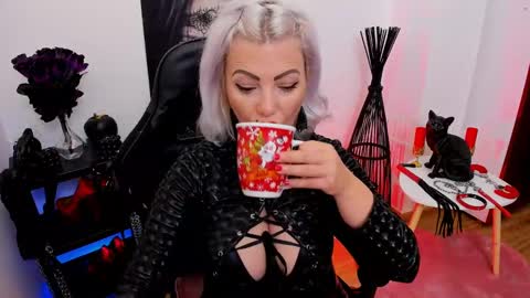 Snapshot of mistress_catsnow chatting on January 2025 11:23:02 AM Miss CatSnow online show from January 2025 11:23:02 AM
