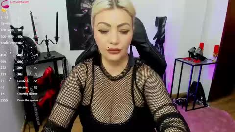 Snapshot of mistress_catsnow chatting on February 2025 11:20:01 AM Miss CatSnow online show from February 2025 11:20:01 AM