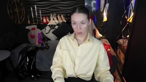 Snapshot of mistress_darsy chatting on May 2026 01:39:02 PM Darsy online show from May 2026 01:39:02 PM