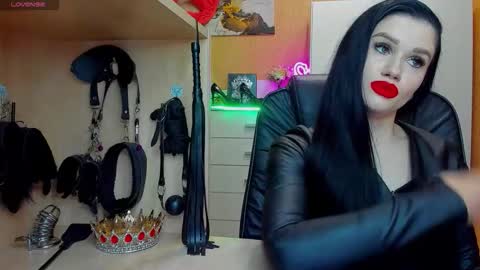 Snapshot of mistress_kristi chatting on May 2026 07:33:01 PM Mistress Kristi online show from May 2026 07:33:01 PM
