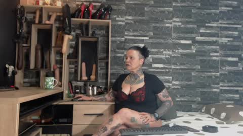 Snapshot of mistress_mirybossy chatting on May 2026 04:42:01 AM Mistress Mirybossy online show from May 2026 04:42:01 AM