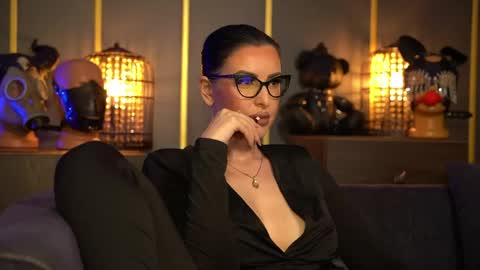 Snapshot of mistresskellykent chatting on April 2026 08:06:01 PM Mistress Kelly online show from April 2026 08:06:01 PM