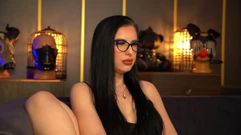 Snapshot of mistresskellykent chatting on April 2026 09:52:01 PM Mistress Kelly online show from April 2026 09:52:01 PM