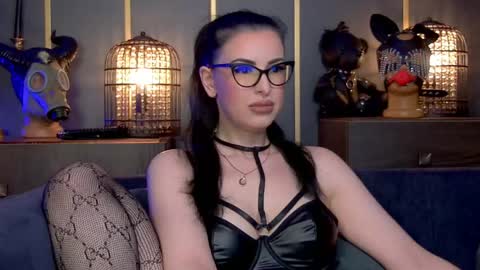 Snapshot of mistresskellykent chatting on May 2026 09:54:01 PM Mistress Kelly online show from May 2026 09:54:01 PM