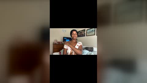 Snapshot of mistressmimi__ chatting on January 2026 02:19:02 PM Goddessmimi online show from January 2026 02:19:02 PM