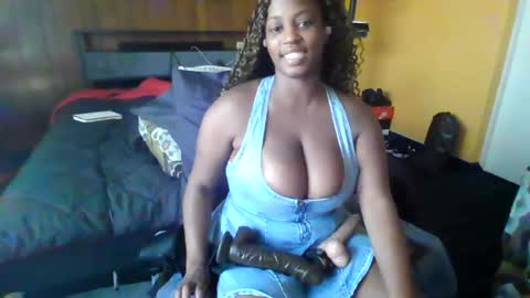 Snapshot of mistressmochareign chatting on July 2026 04:09:02 PM mistressmochareign online show from July 2026 04:09:02 PM