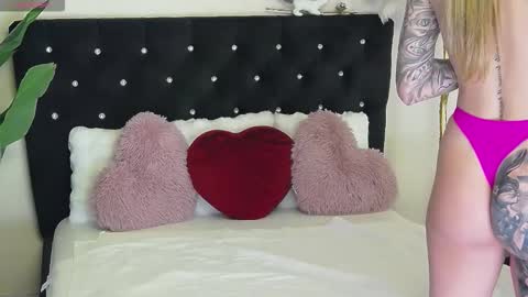 Snapshot of mistyaddams25 chatting on January 2026 01:49:02 PM Misty online show from January 2026 01:49:02 PM