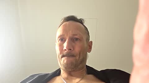 Mitzio11 online show from December 2025 04:30:02 AM