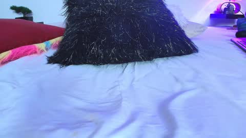 Snapshot of miwa_cutte chatting on December 2024 02:21:01 AM Miwa online show from December 2024 02:21:01 AM