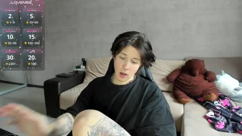 Snapshot of miya_chinen chatting on December 2024 09:07:01 AM Miya online show from December 2024 09:07:01 AM