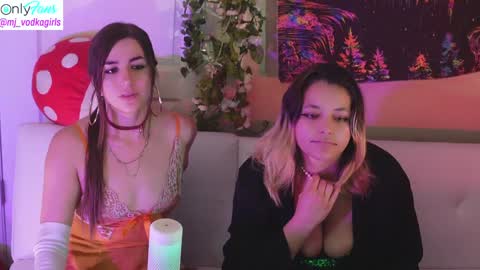 Hera  Tethra Bathtub stream  20k followers  Ask about our custom videos3 online show from December 2024 07:06:01 PM