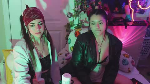 Hera  Tethra Bathtub stream  20k followers  Ask about our custom videos3 online show from January 2025 02:42:02 PM