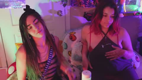 Hera  Tethra Bathtub stream  20k followers  Ask about our custom videos3 online show from January 2025 02:47:01 PM