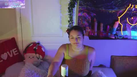 Hera  Tethra Bathtub stream  20k followers  Ask about our custom videos3 online show from February 2025 04:02:01 PM