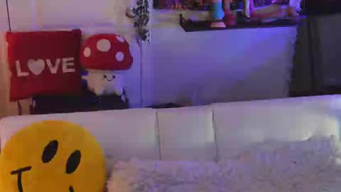 Hera  Tethra Bathtub stream  20k followers  Ask about our custom videos3 online show from February 2025 04:14:01 PM