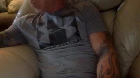 Snapshot of mjg175 chatting on May 2026 05:43:01 PM SexyRed online show from May 2026 05:43:01 PM