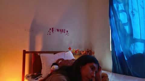 MoonLipson online show from December 2025 06:50:01 PM