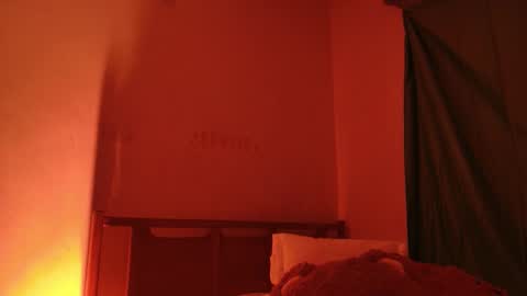 MoonLipson online show from March 2026 02:16:02 AM